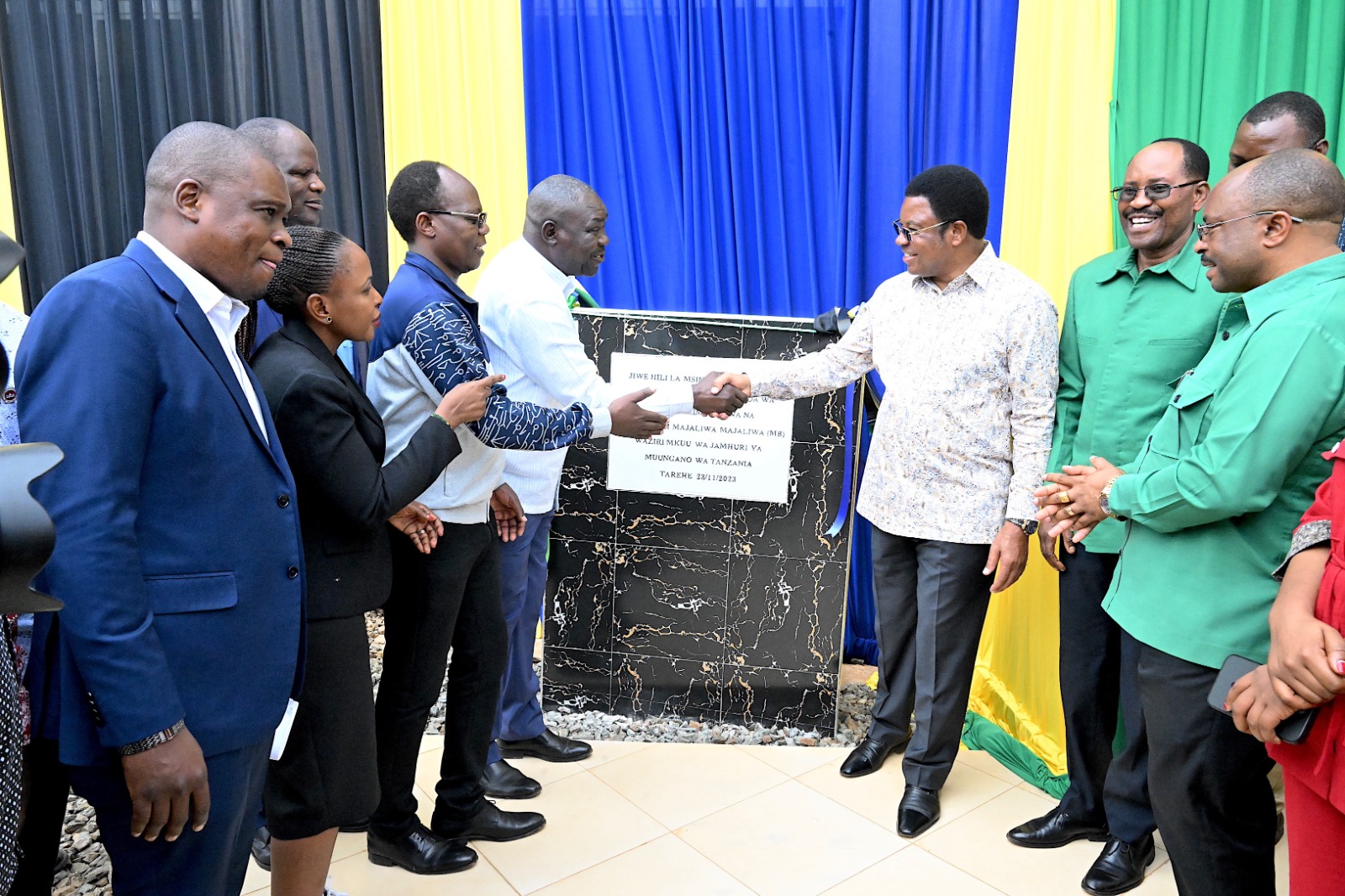 NUKUU ZA WAZIRI MKUU KASSIM MAJALIWA ALIPOANZA ZIARA MKOANI SONGWE, ATEMBELEA HOSPITALI YA MKOA